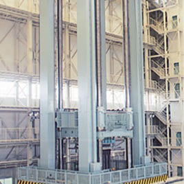 30MN大型構造部材万能試験機を用いた実大試験体の耐荷力確認試験