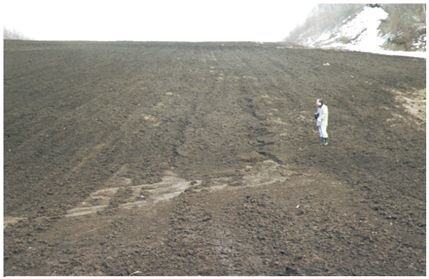 Photo 1 Erosion at an upland field in the snowmelt season