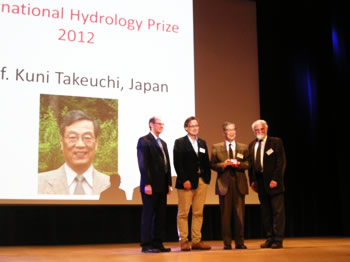 ICHARM Director, Dr. Takeuchi was awarded "International Hydrology Prize" on 23 October