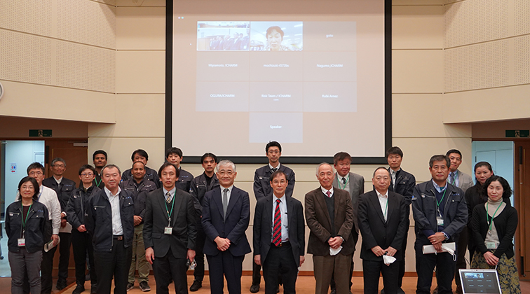 Picture 2 Group photo with audience