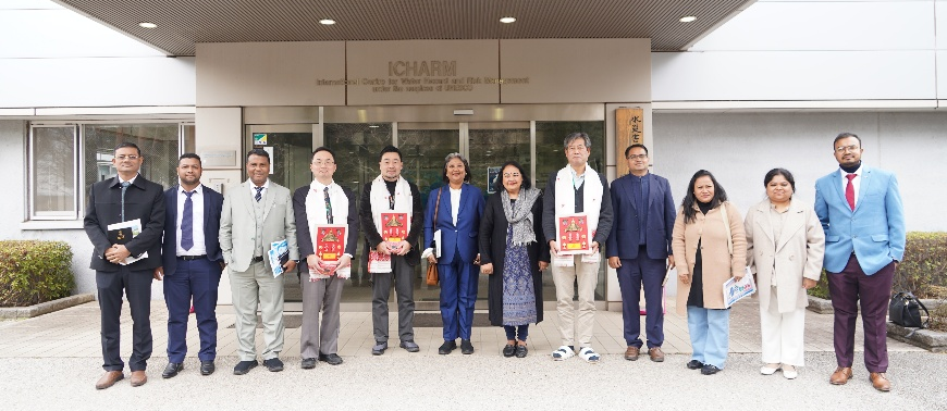 Delegation members in front of ICHARM with ICHARM staff