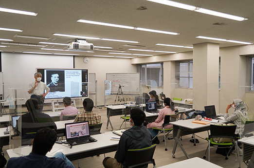 Lecture by Prof. Koike in Doctoral Course (2018.6)
