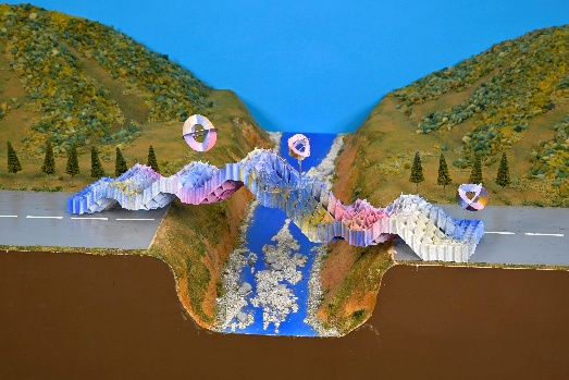 クリックして拡大 【作品名】光とおどる風の橋 つくば市立桜南小学校 星尾 明里さん