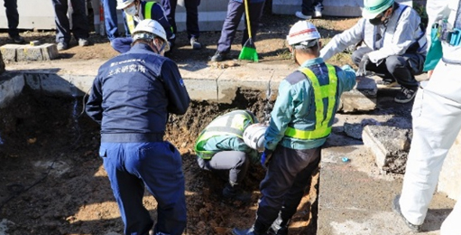 舗装開削調査（秋田）