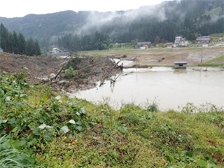 流下した土砂が堆積してできた河道閉塞