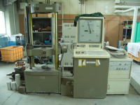 万能試験機300kN