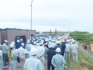 日本初！実橋を使った主桁の破壊までの耐荷力試験について