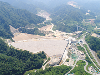 写真1　現在建設中の大分川ダム